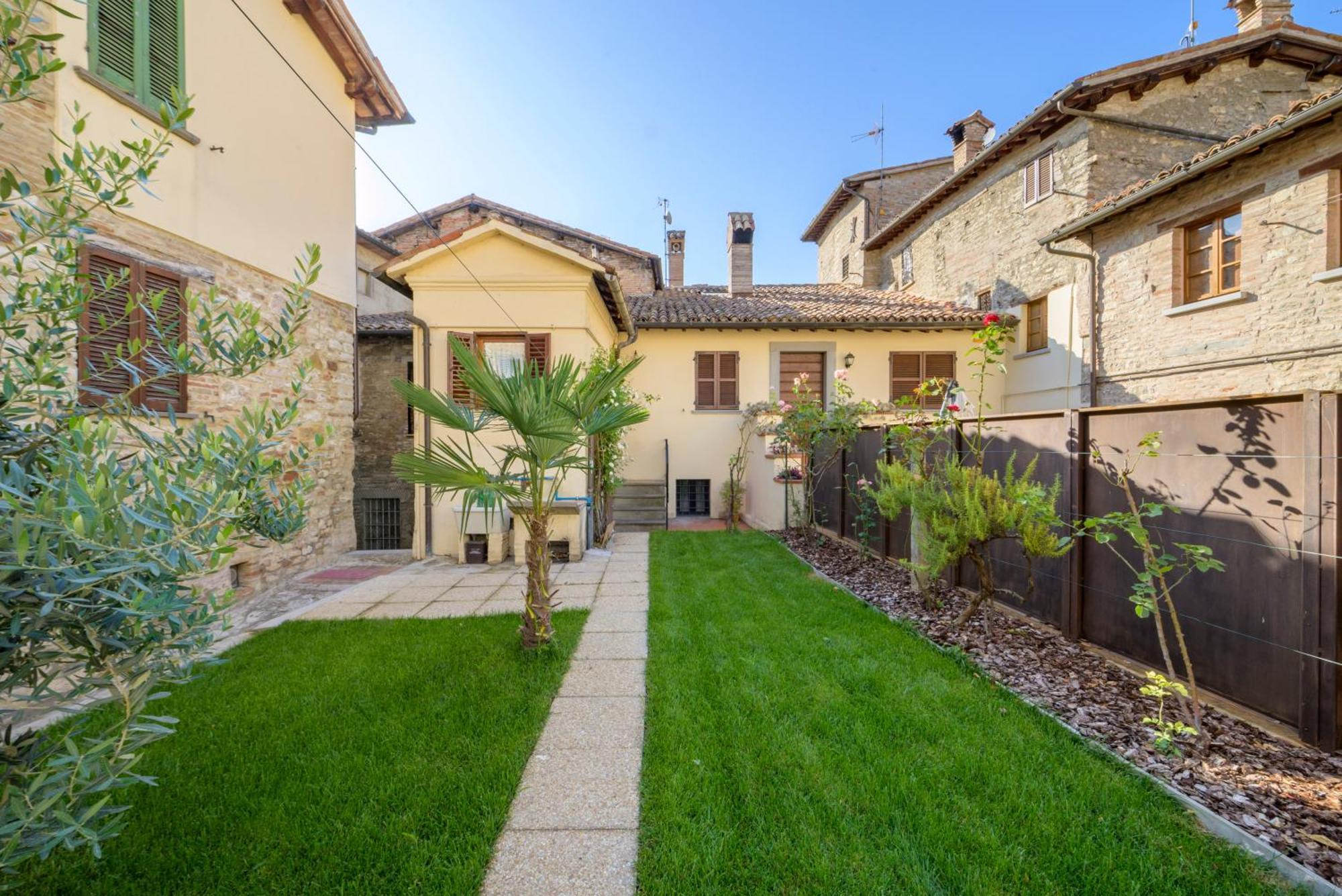 Ferienwohnung Via Mazzini 23A Gubbio Exterior foto