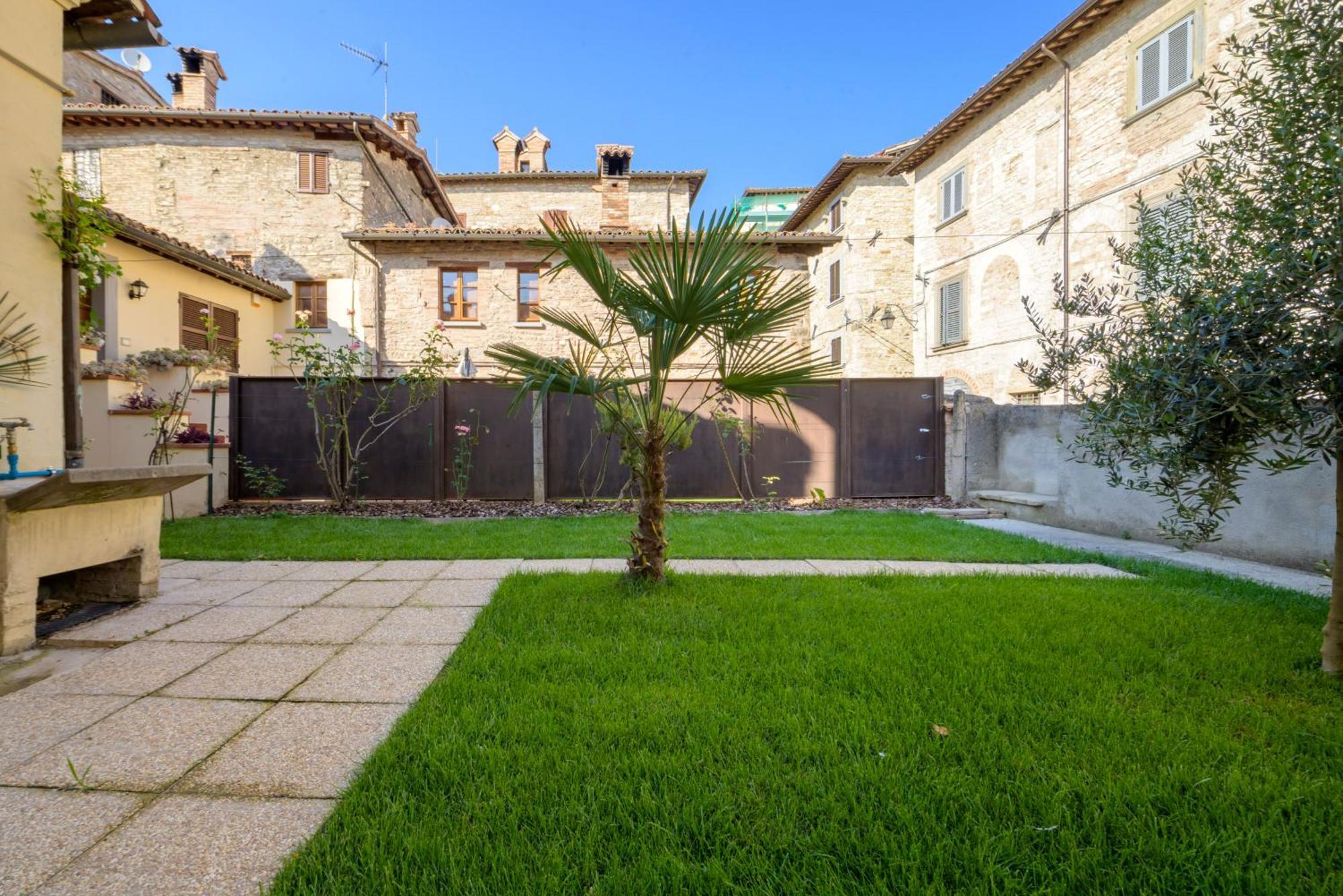 Ferienwohnung Via Mazzini 23A Gubbio Exterior foto